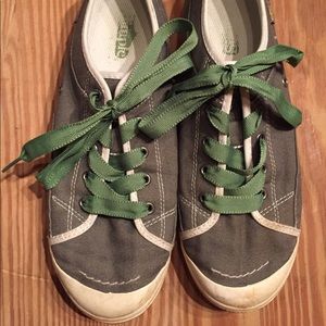 Gray Simple Brand Sneaker Size 8